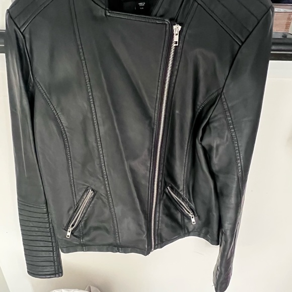 Black jacket - Picture 1 of 2
